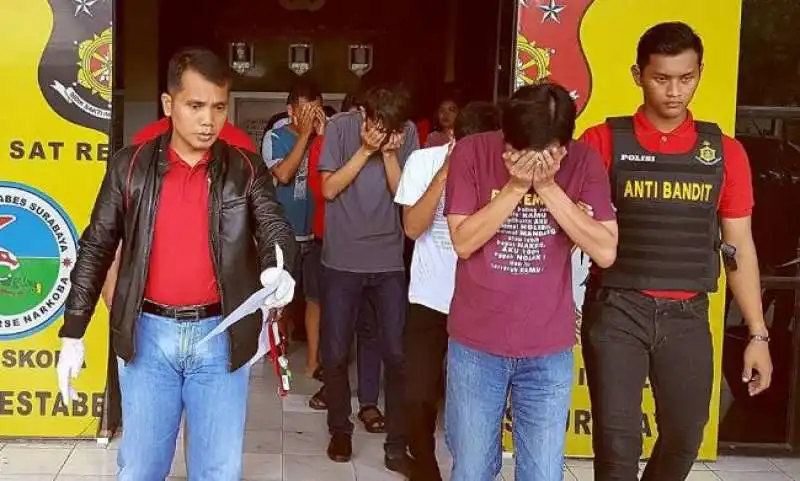 arresto gay indonesiani