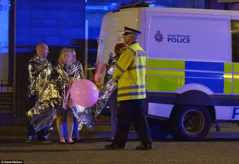 attentato a manchester al concerto di ariana grande  10