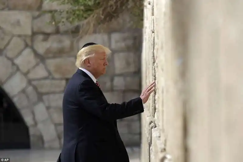 donald trump al muro del pianto di gerusalemme