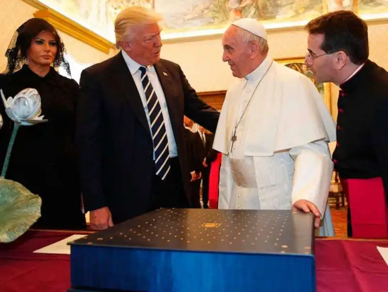 donald trump  con il papa