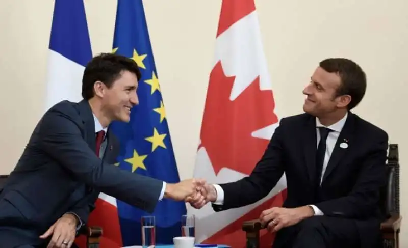 emmanuel macron e justin trudeau a taormina  5