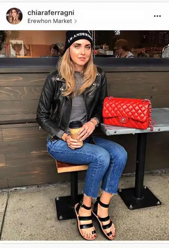 i piedi di chiara ferragni  4