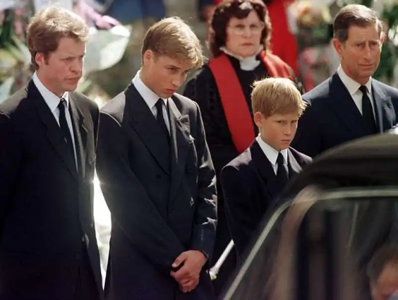 il conte spencer william harry e carlo al funerale di diana