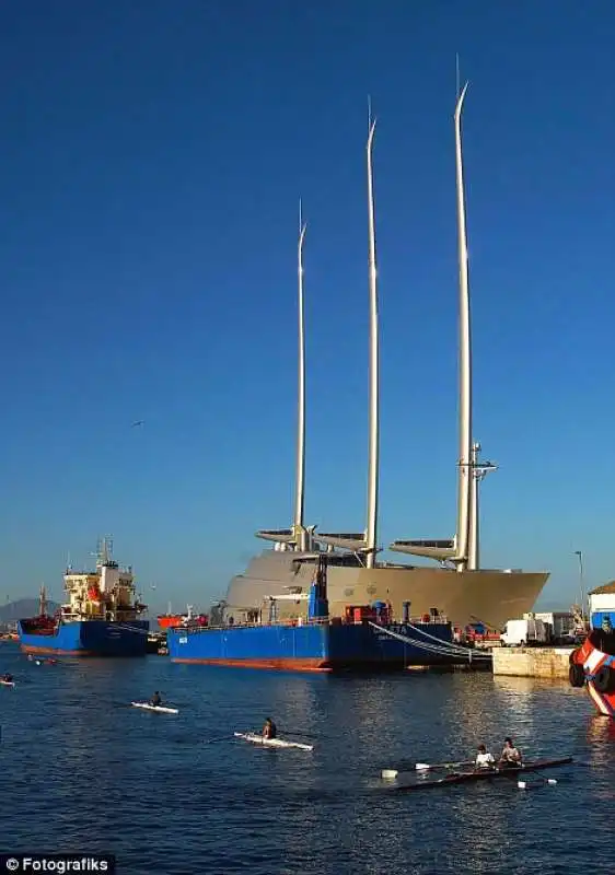 il superyacht ha alberi piu alti del big ben