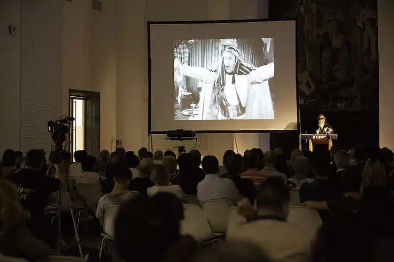 lectio magistralis di dago alla triennale  12