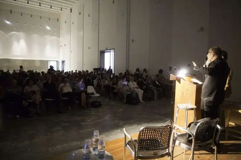 lectio magistralis di dago alla triennale  3