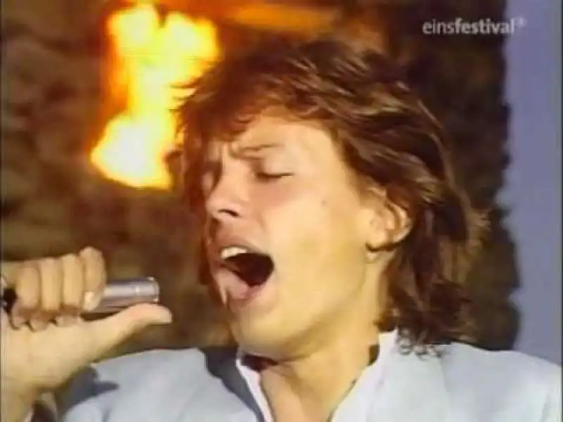 LUIS MIGUEL