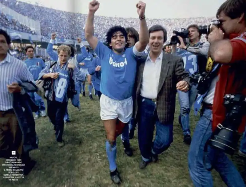 maradona festeggia il primo scudetto del napoli