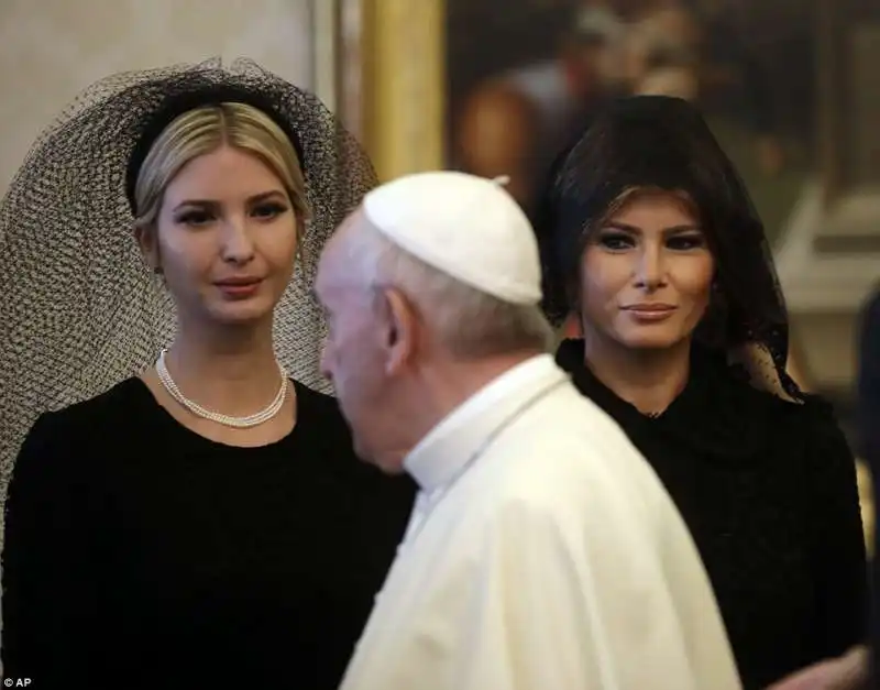 melania e ivana al vaticano