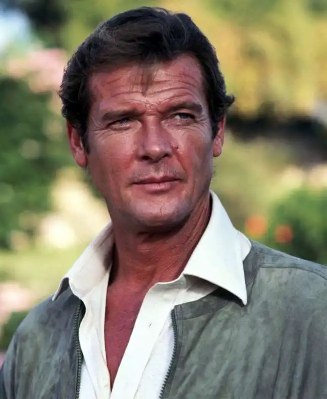 roger moore  4