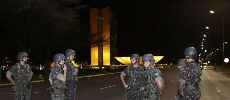 scontri brasilia, esercito