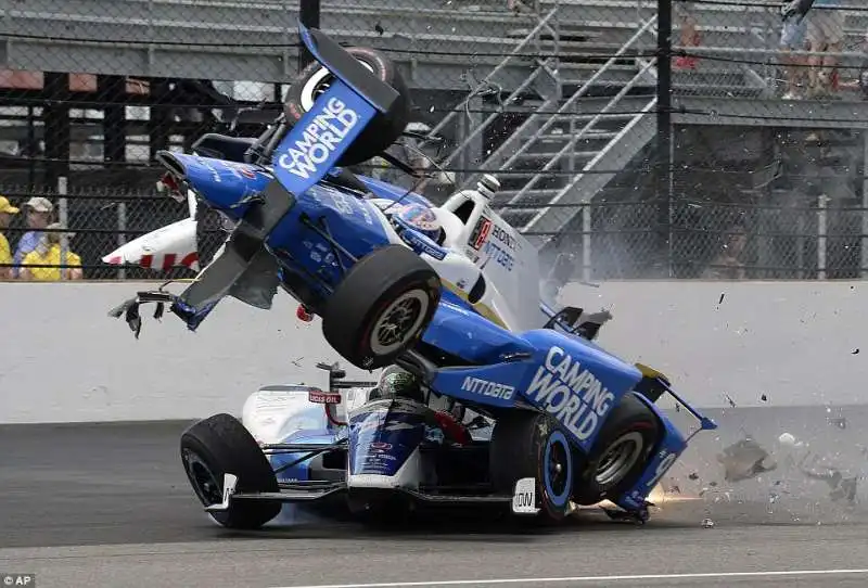 scott dixon incidente indianapolis