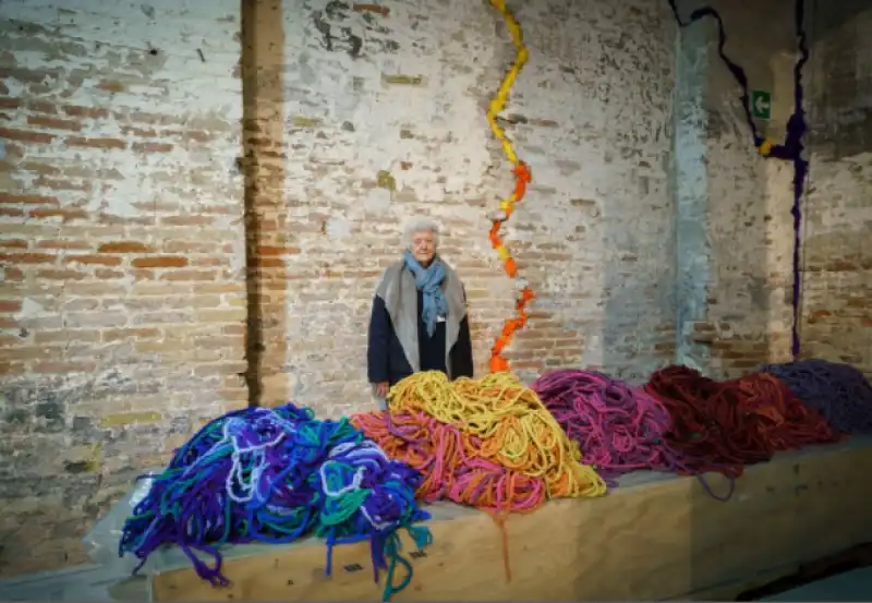 sheila hicks