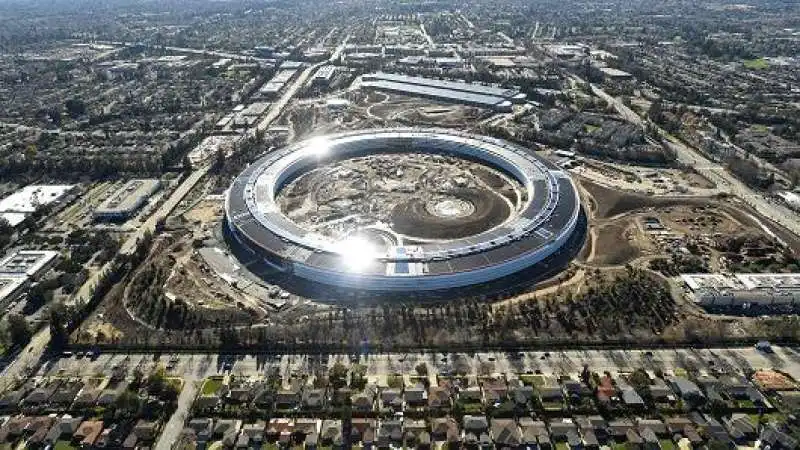 apple campus a cupertino