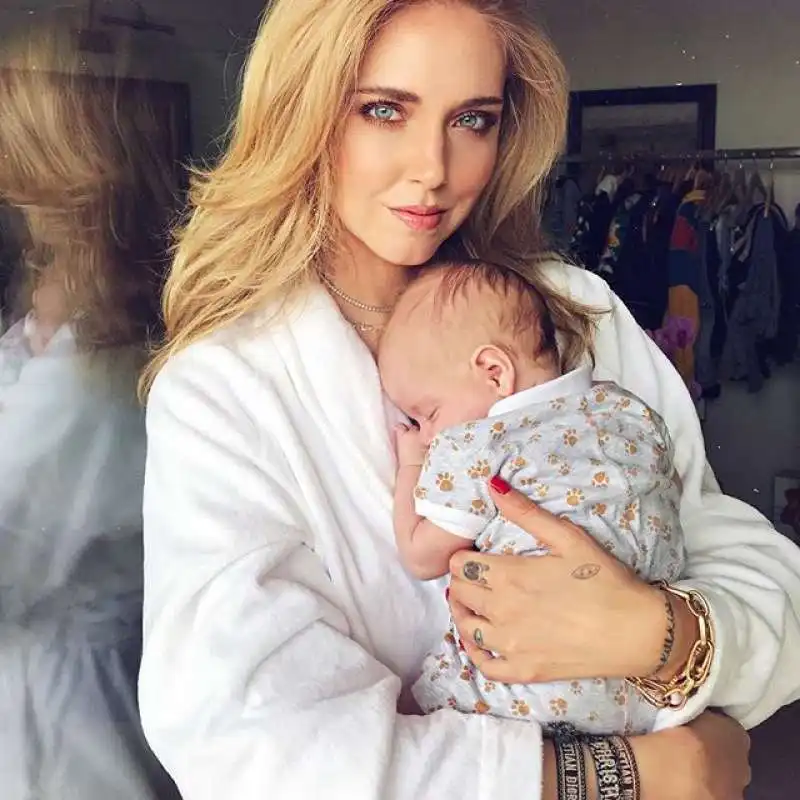 chiara ferragni con leone