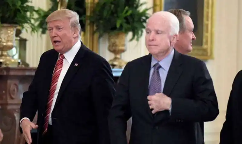 DONALD TRUMP JOHN MCCAIN