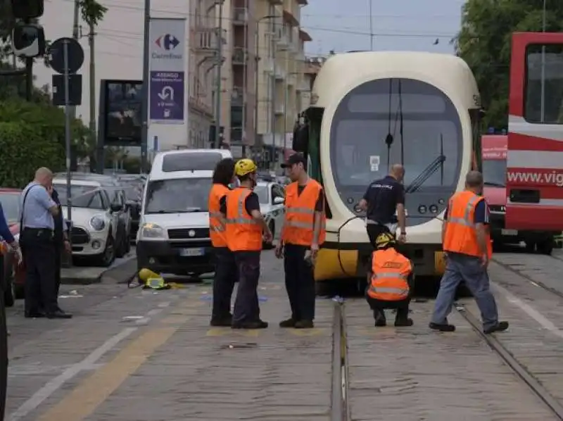 FATTORINO JUST EAT SCHIACCIATO TRAM 1