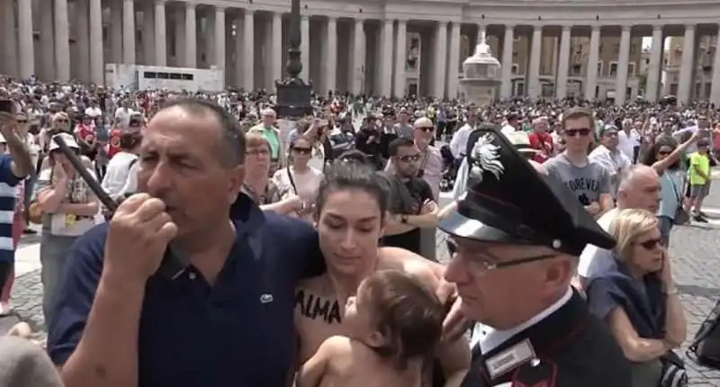 femen san pietro 4