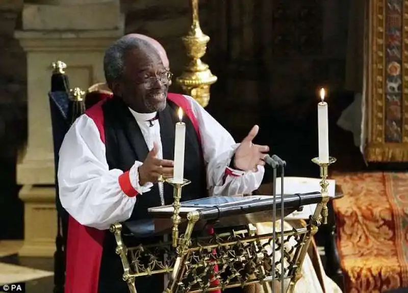 il reverendo michael curry che cita martin luther king