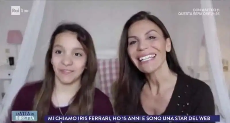 iris ferrari con la madre roberta