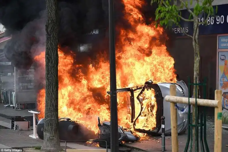 PARIGI, 1 MAGGIO