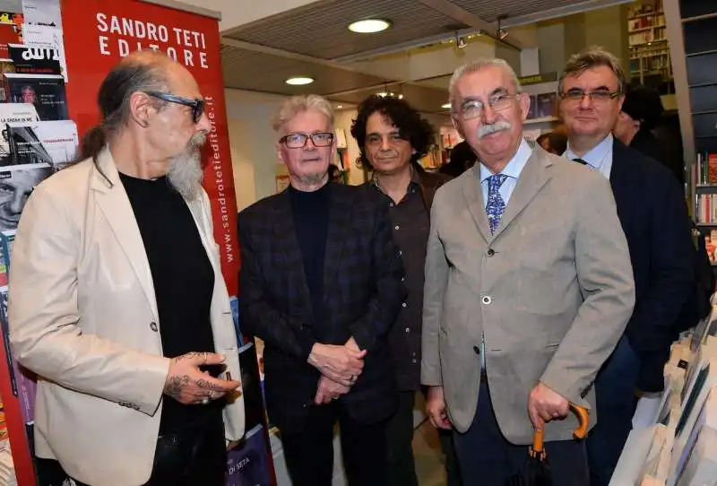 roberto d agostino  eduard limonov   sandro teti  alessandro politi  giulietto chiesa