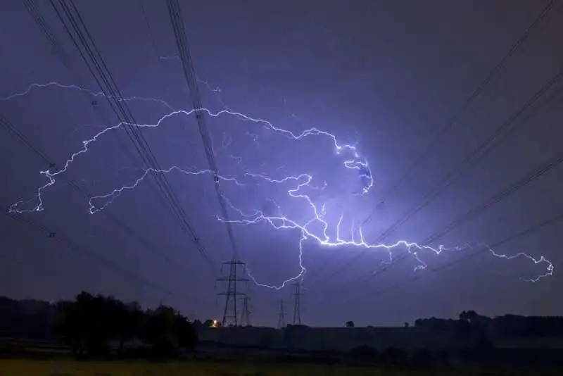 tempesta di fulmini in gran bretagna 11