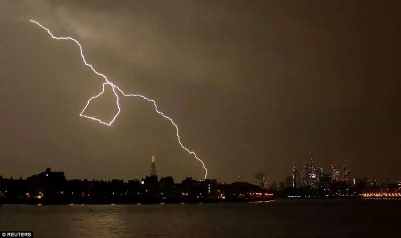 tempesta di fulmini in gran bretagna 14