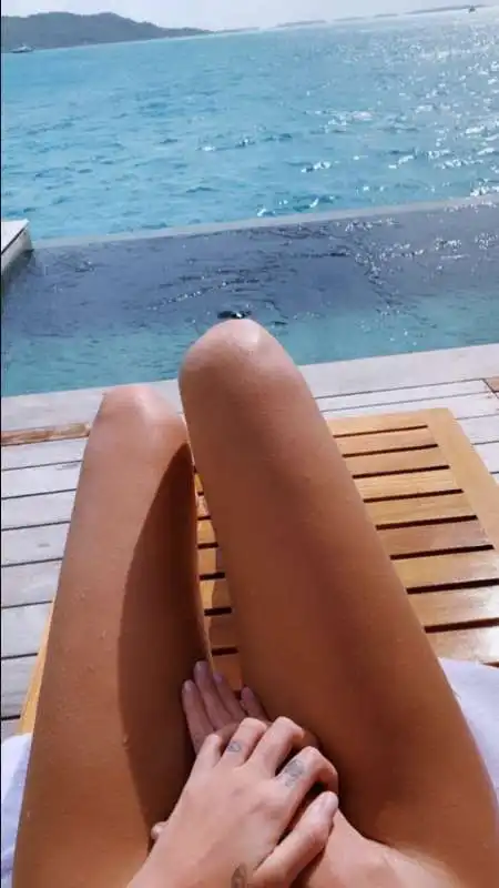 chiara ferragni nuda in polinesia