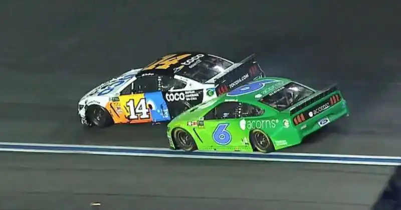 clint bowyer e ryan newman 4