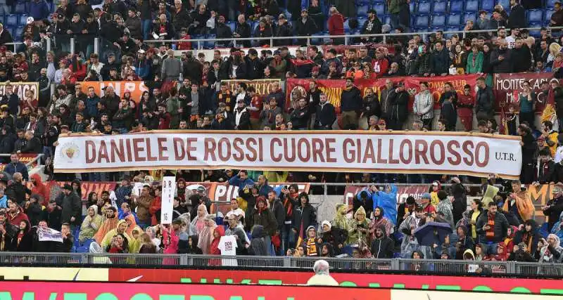 cuore di roma per daniele de rossi  foto  mezzelani gmt31