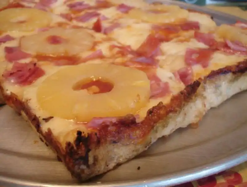 hawaiian pizza 2