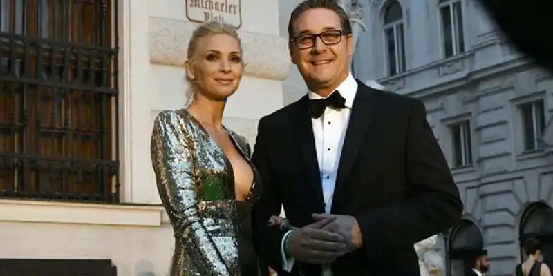 heinz christian strache con la moglie philippa 1