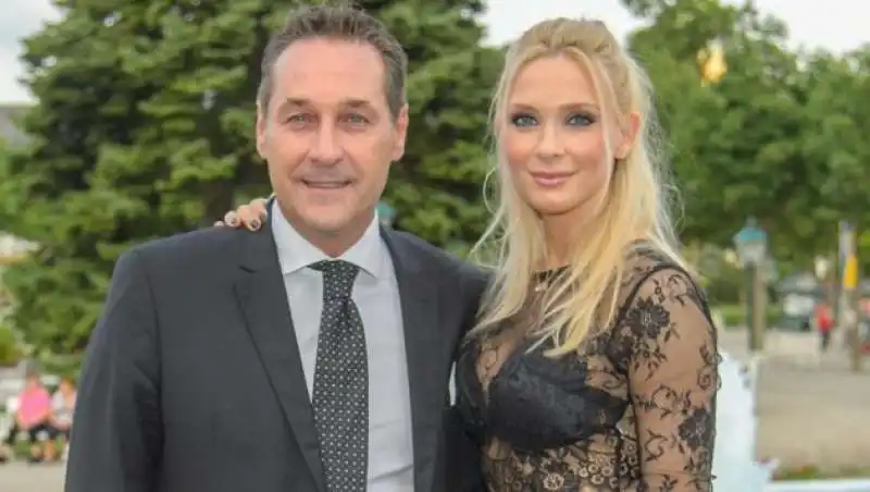 heinz christian strache con la moglie philippa 3