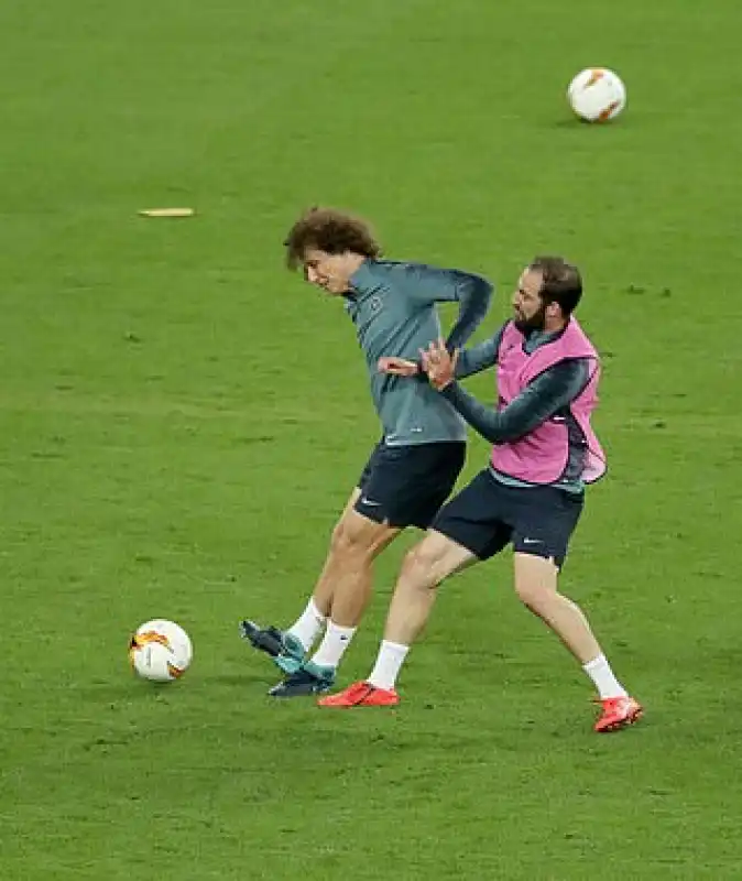 higuain david luiz