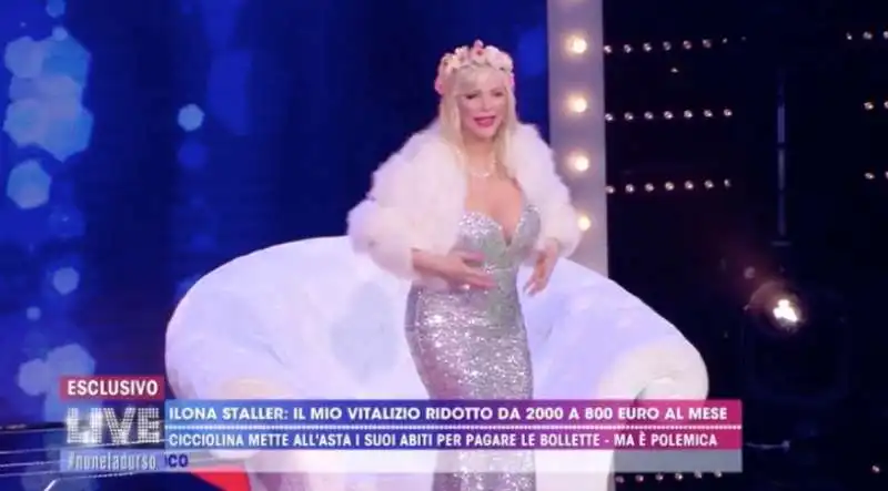 ilona staller a live non e' la d'urso 14