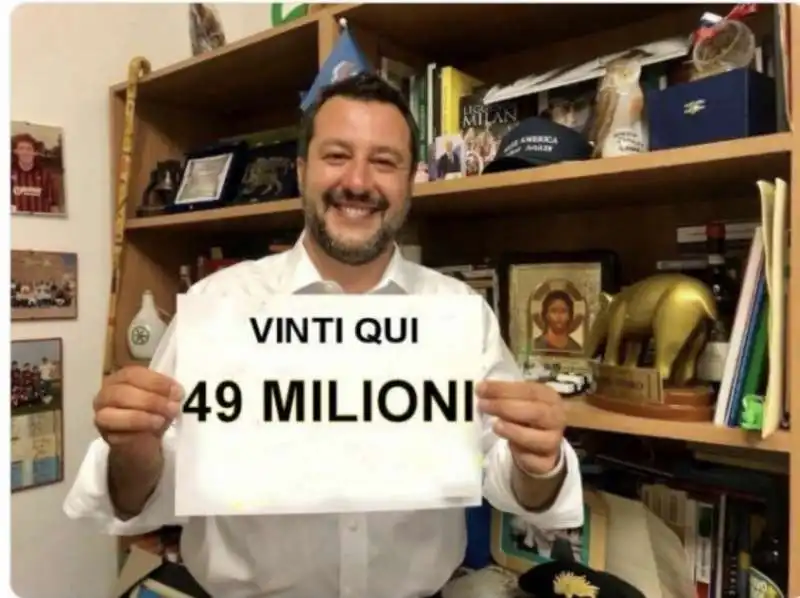 la libreria di salvini vista da twitter 1