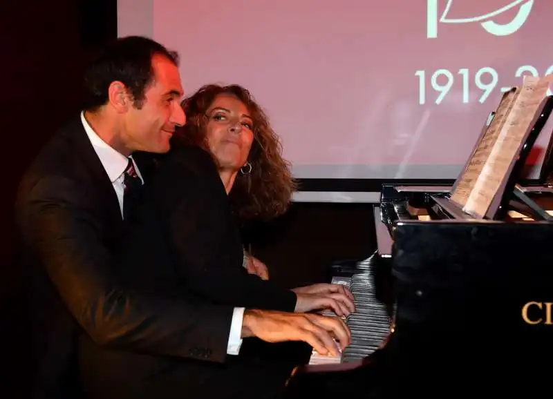 lorenzo porzio e cristiana pecoraro al pianoforte foto di bacco