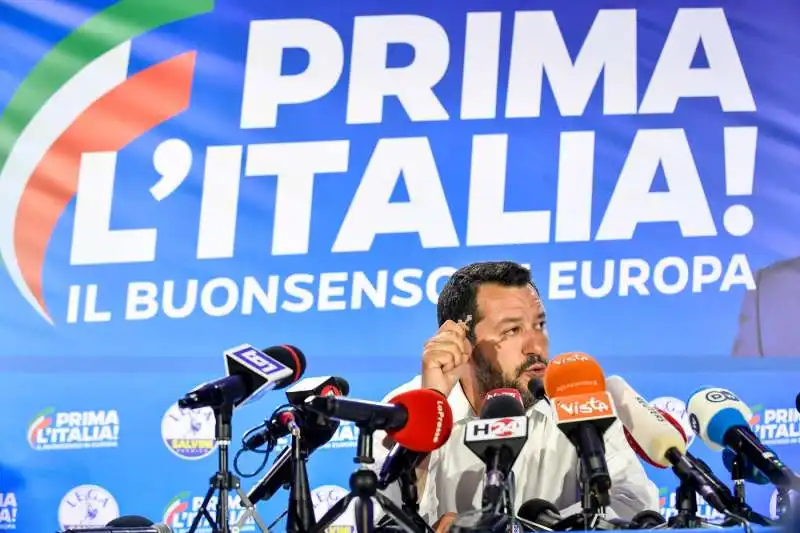 matteo salvini commenta la vittoria della lega alle europee da via bellerio 14