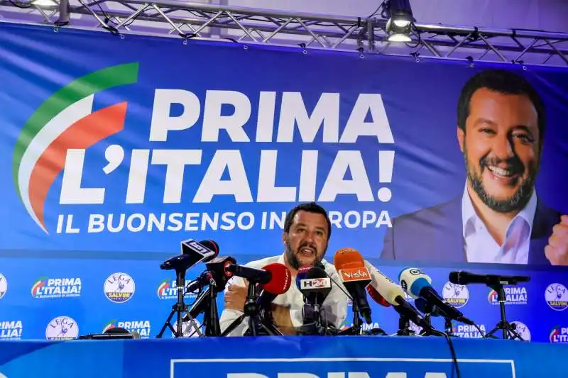 matteo salvini commenta la vittoria della lega alle europee da via bellerio 16