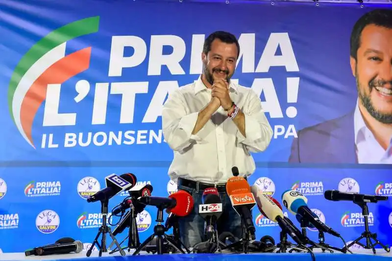 matteo salvini commenta la vittoria della lega alle europee da via bellerio 2