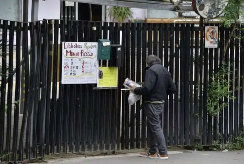 palazzo occupato in viale delle provincie a roma 20