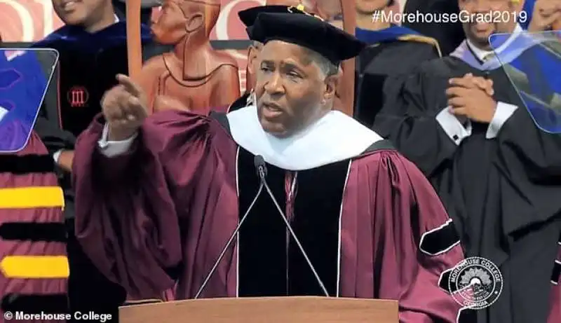 robert smith paga i debiti degli studenti del morehouse college di atlanta 5