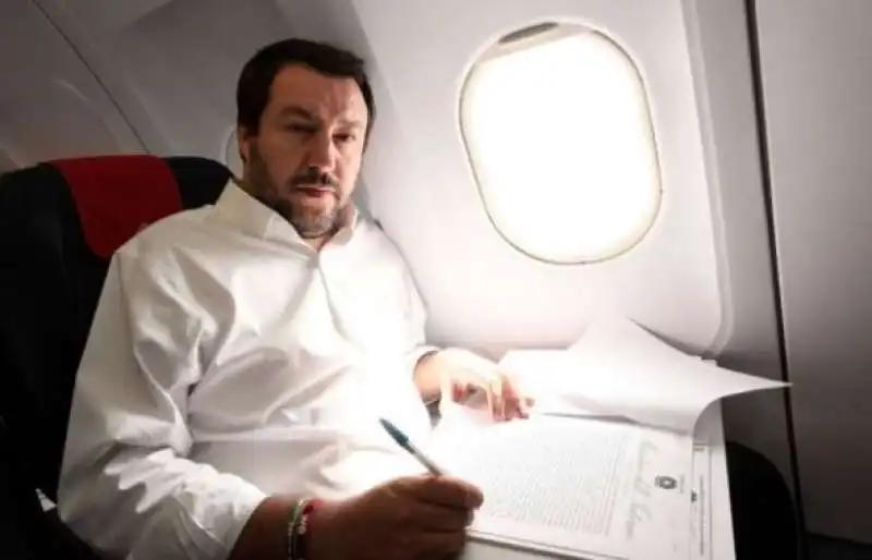 SALVINI IN AEREO  