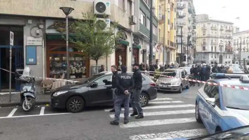 sparatoria  a  piazza nazionale napoli