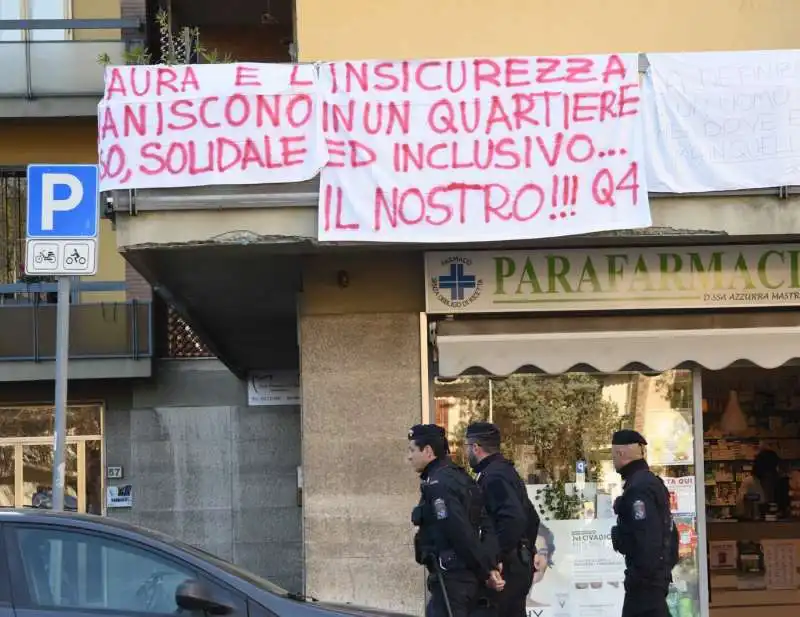 striscioni contro salvini 9