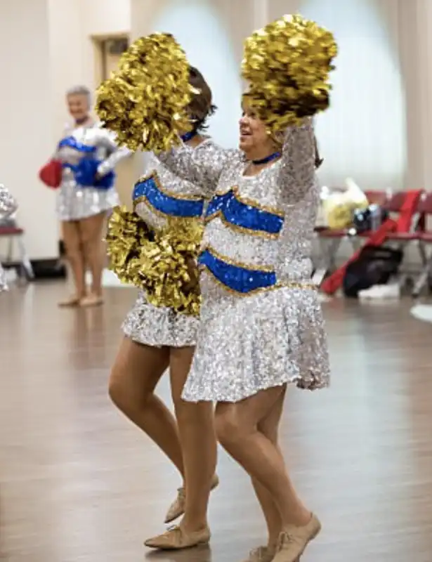 sun city poms 8