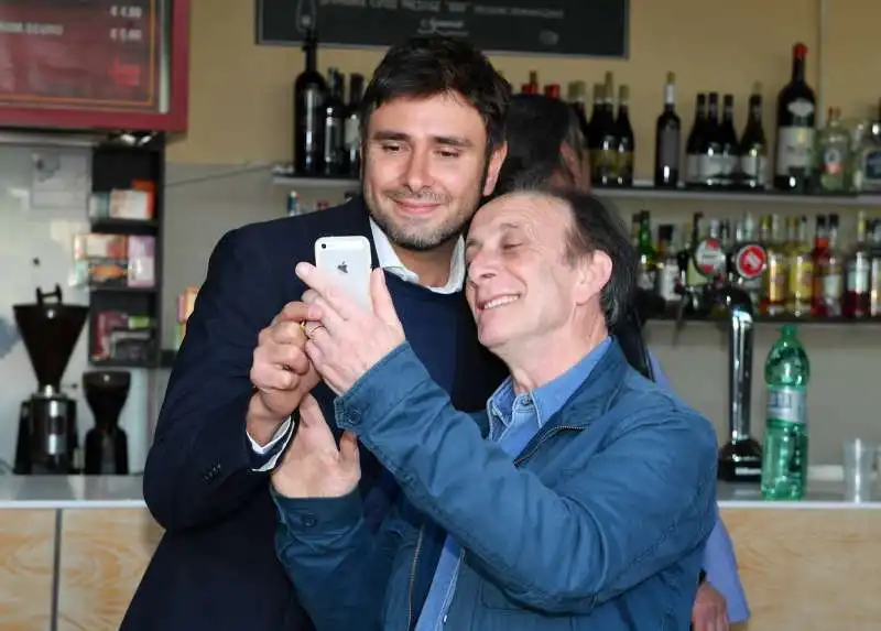 un selfie con di battista foto di bacco