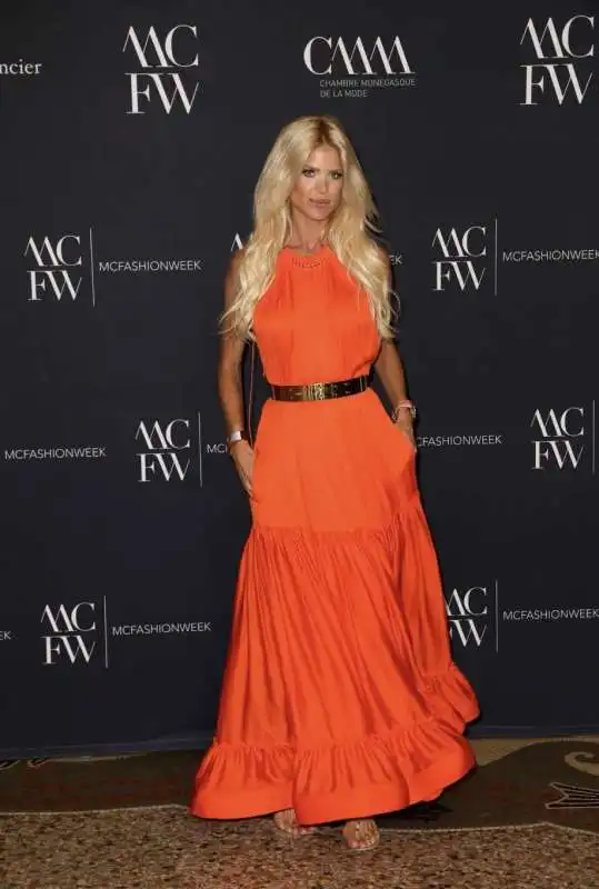 victoria silvstedt alla montecarlo fashion week 5