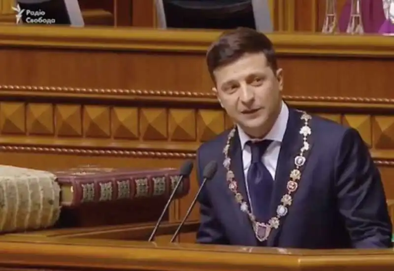 vladimir zelensky giura da presidente dell'ucraina 10